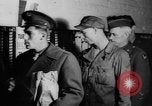 Standbild Verwundet Army Air Force Soldaten im Krieg Factory Denver Colorado USA, 1945, aus Sekunde 15 historischem Filmmaterial Videoclip 65675045613