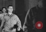 Standbild Verwundet Army Air Force Soldaten im Krieg Factory Denver Colorado USA, 1945, aus Sekunde 24 historischem Filmmaterial Videoclip 65675045613