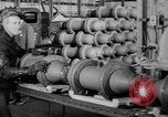 Standbild Verwundet Army Air Force Soldaten im Krieg Factory Denver Colorado USA, 1945, aus Sekunde 48 historischem Filmmaterial Videoclip 65675045613