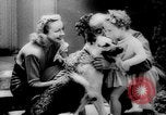 Standbild Armee Hunde United States USA, 1945, aus Sekunde 52 historischem Filmmaterial Videoclip 65675045614