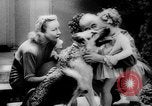 Standbild Armee Hunde United States USA, 1945, aus Sekunde 53 historischem Filmmaterial Videoclip 65675045614