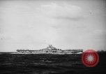 Standbild USA carrier Ebenen Okinawa Ryukyu Inseln, 1945, aus Sekunde 45 historischem Filmmaterial Videoclip 65675045621