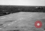 Standbild USA carrier Ebenen Okinawa Ryukyu Inseln, 1945, aus Sekunde 61 historischem Filmmaterial Videoclip 65675045621