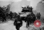 Immagine di Stati Uniti invadono Saar regione seconda guerra mondiale Germania, 1945, secondo 42 filmato di repertorio 65675045624