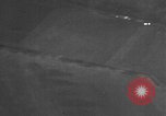 Standbild Gun camera footage US P-47 europäische Theater, 1945, aus Sekunde 42 historischem Filmmaterial Videoclip 65675045660