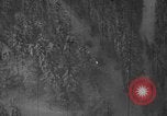 Standbild Explosion auf Lkw europäische Theater, 1945, aus Sekunde 17 historischem Filmmaterial Videoclip 65675045664