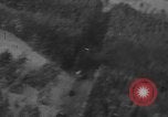 Standbild strafing europäische Theater, 1945, aus Sekunde 16 historischem Filmmaterial Videoclip 65675045665