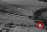 Standbild strafing europäische Theater, 1945, aus Sekunde 19 historischem Filmmaterial Videoclip 65675045666