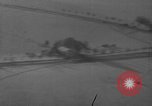 Standbild strafing europäische Theater, 1945, aus Sekunde 28 historischem Filmmaterial Videoclip 65675045666