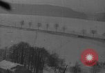 Standbild strafing europäische Theater, 1945, aus Sekunde 34 historischem Filmmaterial Videoclip 65675045666
