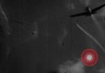 Standbild Luft-zu-Luft angriff europäische Theater, 1944, aus Sekunde 17 historischem Filmmaterial Videoclip 65675045667
