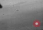 Standbild Luft-zu-Luft angriff europäische Theater, 1945, aus Sekunde 10 historischem Filmmaterial Videoclip 65675045672