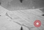 Standbild strafing europäische Theater, 1944, aus Sekunde 11 historischem Filmmaterial Videoclip 65675045673