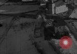 Standbild strafing europäische Theater, 1944, aus Sekunde 15 historischem Filmmaterial Videoclip 65675045674