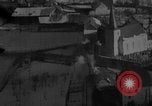 Standbild strafing europäische Theater, 1944, aus Sekunde 16 historischem Filmmaterial Videoclip 65675045674