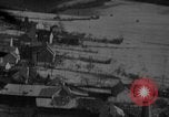 Standbild strafing europäische Theater, 1944, aus Sekunde 17 historischem Filmmaterial Videoclip 65675045674