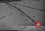 Standbild strafing europäische Theater, 1944, aus Sekunde 8 historischem Filmmaterial Videoclip 65675045675