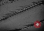 Standbild strafing europäische Theater, 1944, aus Sekunde 21 historischem Filmmaterial Videoclip 65675045675