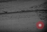 Standbild strafing europäische Theater, 1944, aus Sekunde 23 historischem Filmmaterial Videoclip 65675045675
