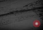 Standbild strafing europäische Theater, 1944, aus Sekunde 25 historischem Filmmaterial Videoclip 65675045675