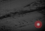 Standbild strafing europäische Theater, 1944, aus Sekunde 26 historischem Filmmaterial Videoclip 65675045675