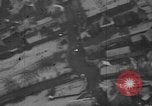 Standbild strafing europäische Theater, 1944, aus Sekunde 13 historischem Filmmaterial Videoclip 65675045677
