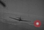 Standbild Luft-zu-Luft angriff europäische Theater, 1944, aus Sekunde 22 historischem Filmmaterial Videoclip 65675045678
