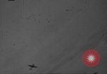 Standbild Luft-zu-Luft angriff europäische Theater, 1945, aus Sekunde 17 historischem Filmmaterial Videoclip 65675045680