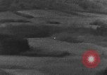 Standbild strafing europäische Theater, 1945, aus Sekunde 49 historischem Filmmaterial Videoclip 65675045681