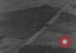 Standbild strafing europäische Theater, 1945, aus Sekunde 55 historischem Filmmaterial Videoclip 65675045681