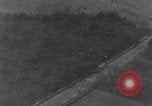 Standbild strafing europäische Theater, 1945, aus Sekunde 57 historischem Filmmaterial Videoclip 65675045681