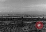 Image P-47 Aéronefs à l'aérodrome de Chievres Chievres Belgique, 1944, de la seconde 7 séquences d'archives historiques vidéo 65675045684