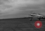 Immagine di P-47s del USAAF 365Fighter Group Chievres Belgio, 1944, secondo 43 filmato di repertorio 65675045685