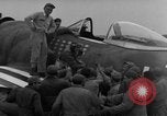 Immagine di Il tenente colonnello Gabreski Teatro europeo, 1944, secondo 33 filmato di repertorio 65675045692