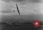 Standbild strafing europäische Theater, 1944, aus Sekunde 6 historischem Filmmaterial Videoclip 65675045706