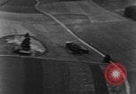 Standbild strafing europäische Theater, 1944, aus Sekunde 9 historischem Filmmaterial Videoclip 65675045706