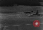Standbild strafing europäische Theater, 1944, aus Sekunde 16 historischem Filmmaterial Videoclip 65675045706