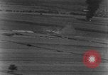 Standbild strafing europäische Theater, 1944, aus Sekunde 14 historischem Filmmaterial Videoclip 65675045707