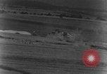 Standbild strafing europäische Theater, 1944, aus Sekunde 18 historischem Filmmaterial Videoclip 65675045707