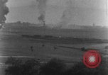 Standbild strafing europäische Theater, 1944, aus Sekunde 25 historischem Filmmaterial Videoclip 65675045707