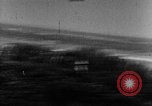 Standbild strafing europäische Theater, 1944, aus Sekunde 18 historischem Filmmaterial Videoclip 65675045709
