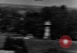 Standbild strafing europäische Theater, 1944, aus Sekunde 21 historischem Filmmaterial Videoclip 65675045709