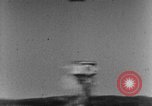 Standbild strafing europäische Theater, 1944, aus Sekunde 36 historischem Filmmaterial Videoclip 65675045709
