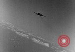 Standbild strafing europäische Theater, 1944, aus Sekunde 51 historischem Filmmaterial Videoclip 65675045709