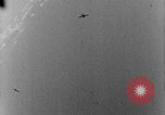 Standbild strafing europäische Theater, 1944, aus Sekunde 55 historischem Filmmaterial Videoclip 65675045709