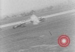 Standbild strafing europäische Theater, 1944, aus Sekunde 16 historischem Filmmaterial Videoclip 65675045710