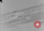 Standbild strafing europäische Theater, 1944, aus Sekunde 21 historischem Filmmaterial Videoclip 65675045710