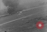 Standbild strafing europäische Theater, 1944, aus Sekunde 27 historischem Filmmaterial Videoclip 65675045710