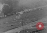 Standbild strafing europäische Theater, 1944, aus Sekunde 30 historischem Filmmaterial Videoclip 65675045710