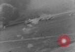 Standbild strafing europäische Theater, 1944, aus Sekunde 31 historischem Filmmaterial Videoclip 65675045710